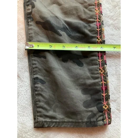Driftwood Jackie womens pants size W27 L28 camo print embroidered sides - Picture 8 of 12